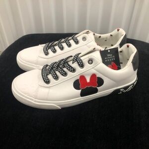 NWT, Disney Minnie Mouse Sneakers Shoes, Size 9.5
